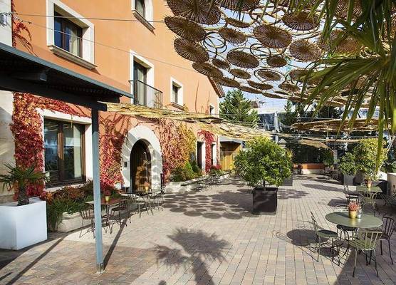 Qgat Restaurant Events & Hotel 1