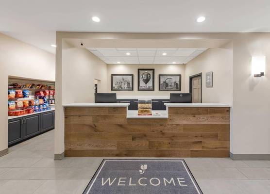 Country Inn & Suites by Radisson, Findlay, OH 1
