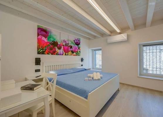 Tulipano Apt - Palazzo Palermo 1817 A/c, 2br, Sleeps 4 1