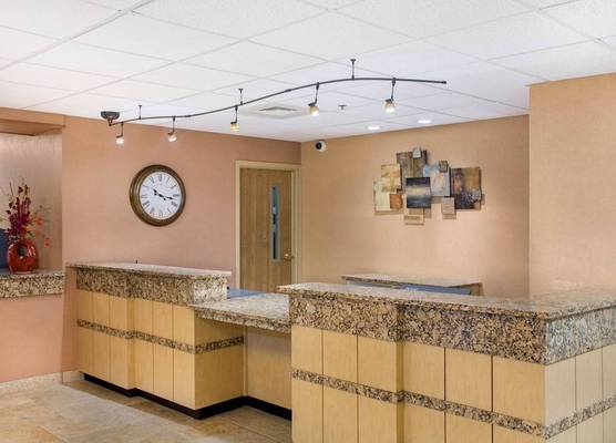 La Quinta by Wyndham Springfield South 1