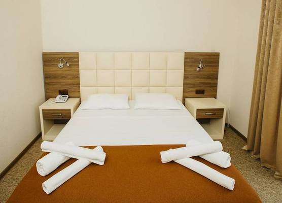 City Hotel 1