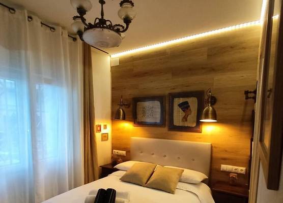 House with 9 private rooms 1