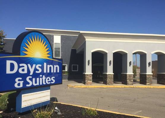 Days Inn & Suites by Wyndham Cincinnati North 1
