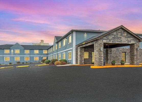 Super 8 by Wyndham Somerset 1