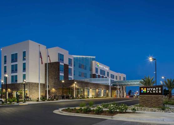 Hyatt Place Delano 1