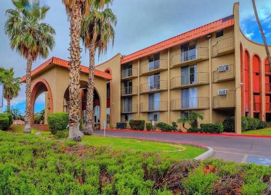 Motel 6 Phoenix, AZ – Sky Harbor 1