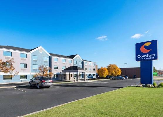 Comfort Inn & Suites Mason City - Clear Lake 1