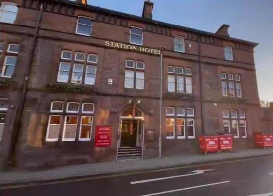 OYO The Station Hotel Penrith 1