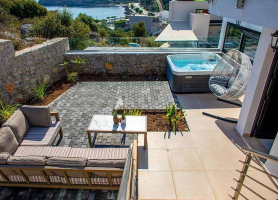 Beach Walk Luxury Suites 1