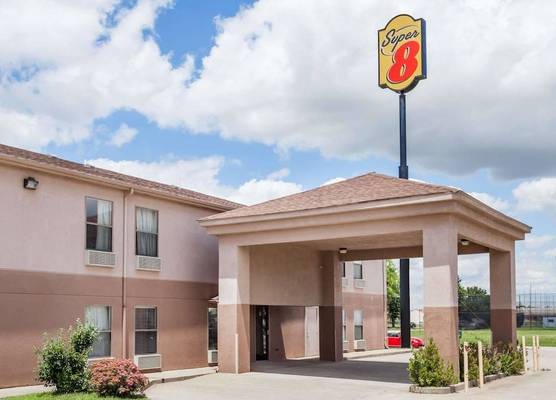 Super 8 by Wyndham Harrisburg 1