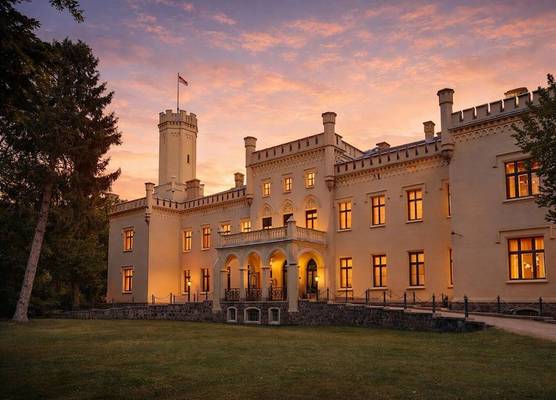 Romantik Hotel Schloss Reichenow 1