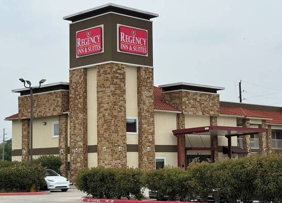 Regency Inn & Suites Humble FM1960 - IAH Airport 1