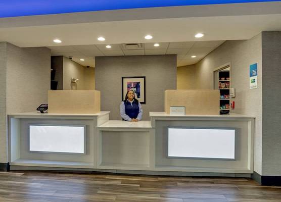 Holiday Inn Express & Suites NASHVILLE-OPRYLAND by IHG 1