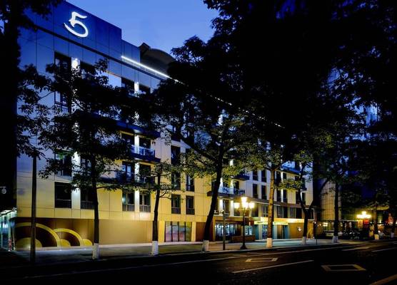 LN Hotel Five - Free Shuttle Bus & Snack for Canton Fair 1