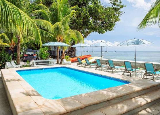 Le Nautique Beachfront Apartments 1