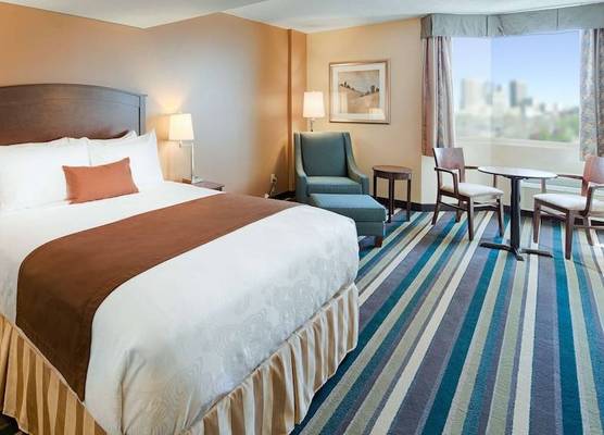 Best Western Plus Winnipeg Airport Hotel 1