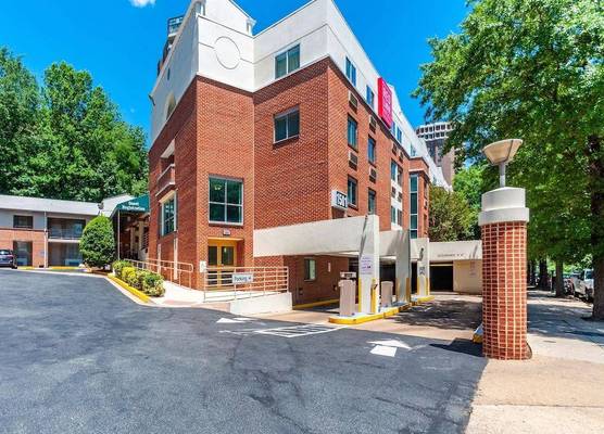 RED LION HOTEL ROSSLYN IWO JIMA 1