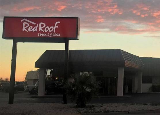 Red Roof Inn & Suites San Angelo 1