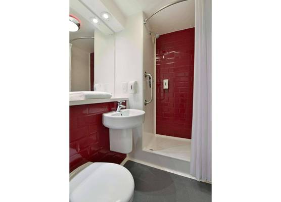 Travelodge Woking Central 1