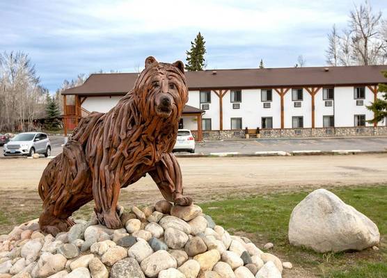 Beartooth Hideaway Inn & Cabins 1