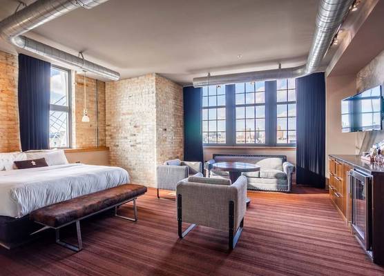 The Iron Horse Hotel 1