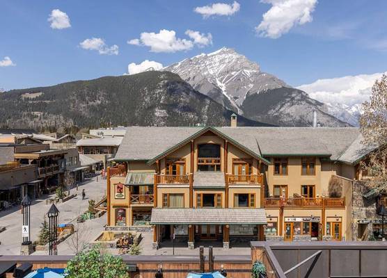 Brewster Mountain Lodge 1