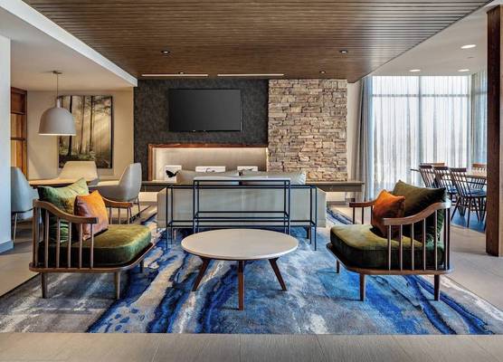 Fairfield Inn & Suites by Marriott Fayetteville 1