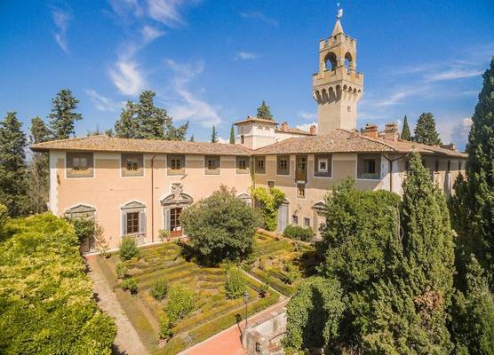 Castello di Montegufoni by PosarelliVillas 1