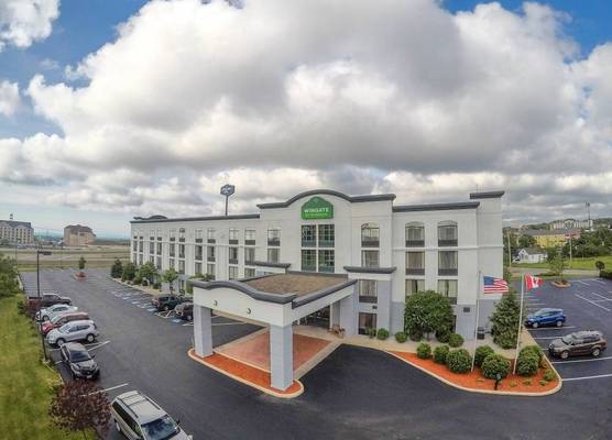 Wingate by Wyndham Erie 1