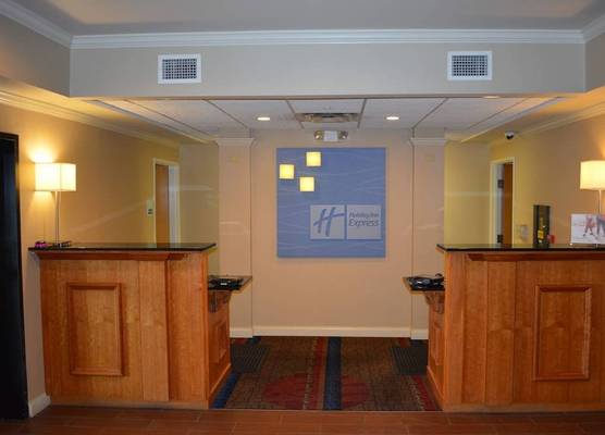 Holiday Inn Express & Suites LANCASTER by IHG 1