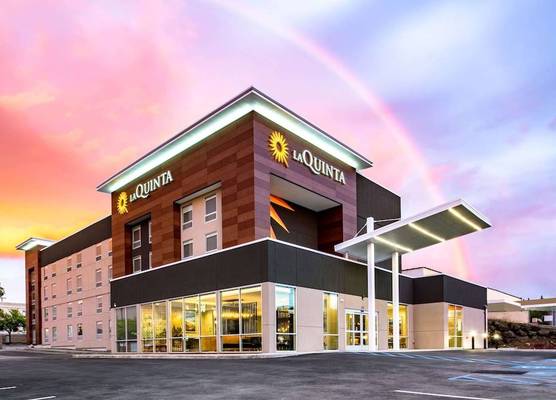 La Quinta Inn & Suites by Wyndham Spokane Downtown 1