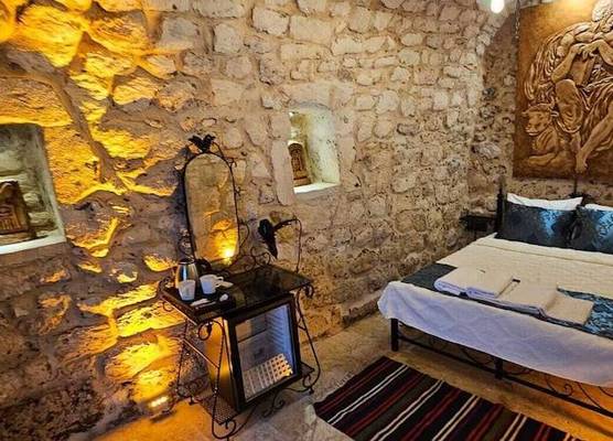 Cleopatra Antique Hotel 1