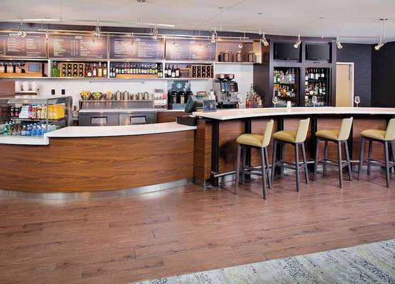 Courtyard by Marriott Roanoke Airport 1