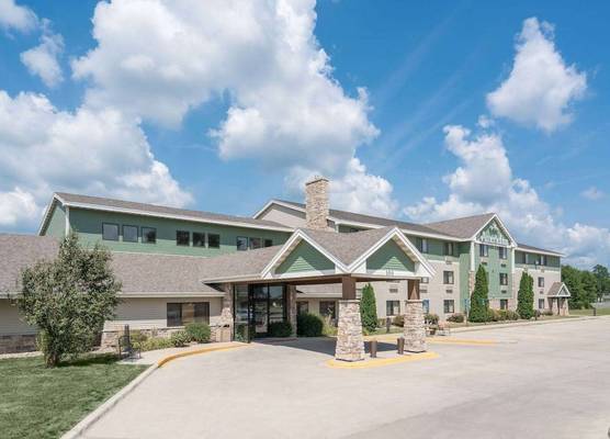 AmericInn by Wyndham Fort Dodge 1