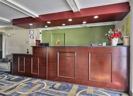 Super 8 by Wyndham Bangor 1