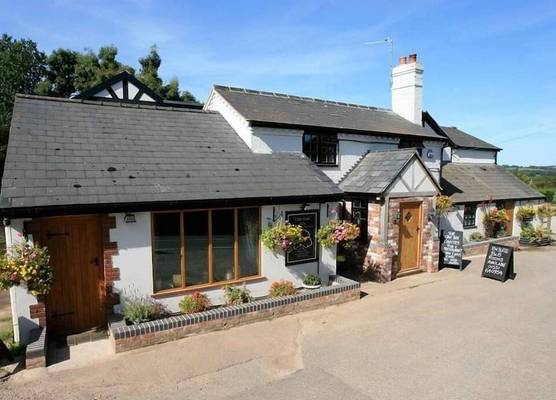 The Oak Inn Staplow 1