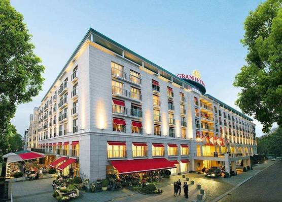 GRAND ELYSEE Hamburg 1