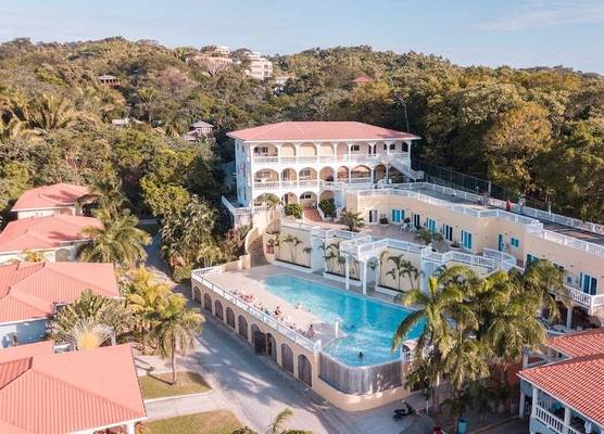 West End Dive Resort 1