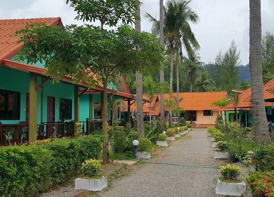 Lanta L.D. Beach Bungalow 1