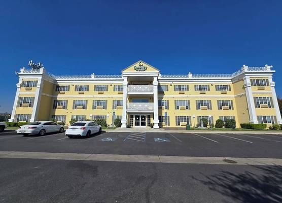 Quality Inn & Suites Tulare 1