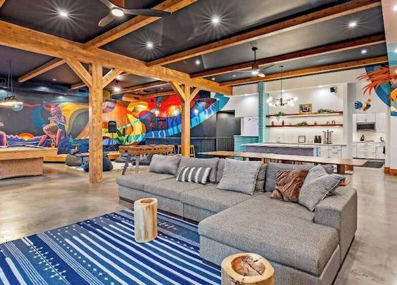 Howzit Hostels 1