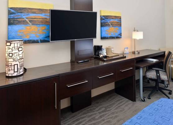 Holiday Inn Express & Suites ST. LOUIS WEST-O'FALLON by IHG 1