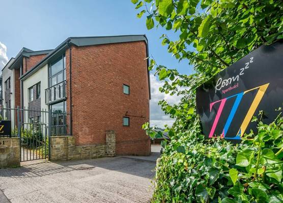 Roomzzz Leeds Headingley 1