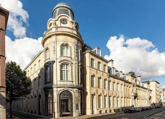Sapphire House Antwerp, Autograph Collection 1