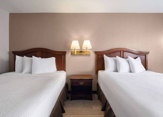 Travelodge by Wyndham Tucson AZ 1