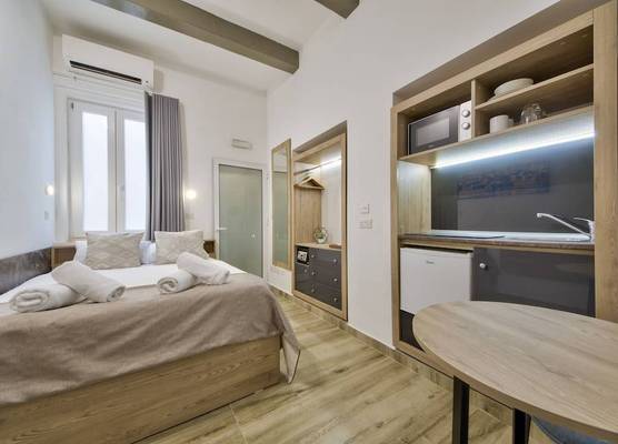 Tritoni Mini Studios - Valletta 1