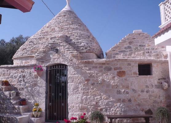 L'Isola Felice e Trulli Sotto Le Stelle 1