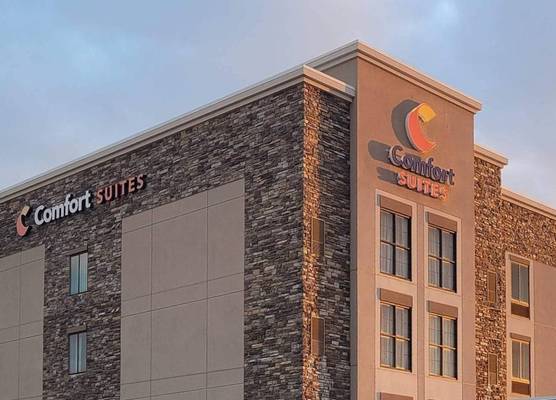 Comfort Suites Fargo Medical Center 1