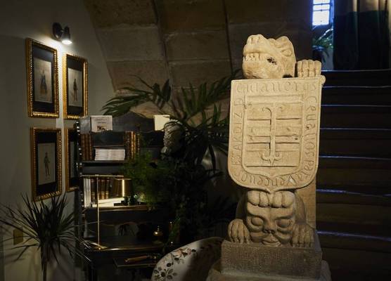 Helguera Palacio Boutique & Antique 1