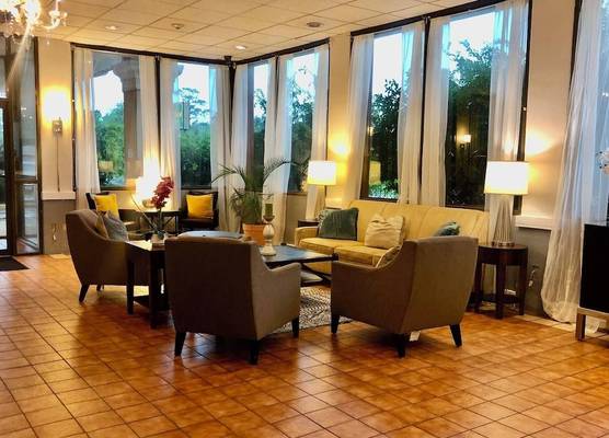 The Grand Hotel Spindletop 1